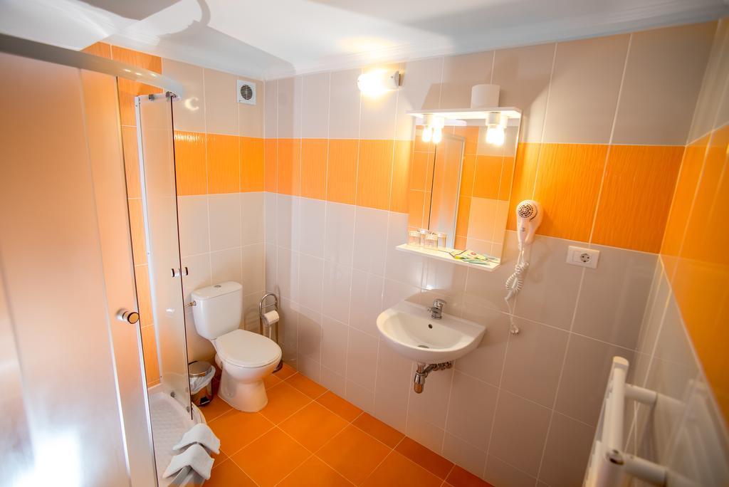 Pensiunea Sangria Arad Zimmer foto